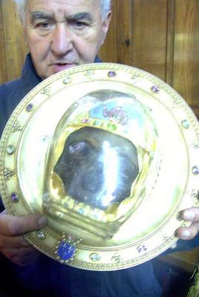 head on platter