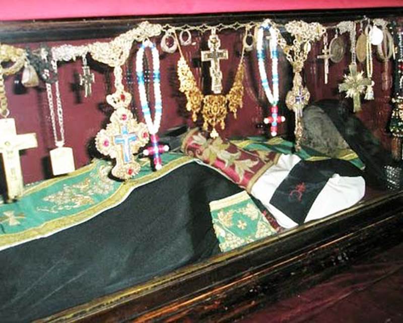 skull turns to nun