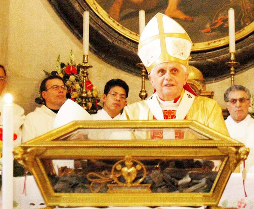 pope deboted to bones