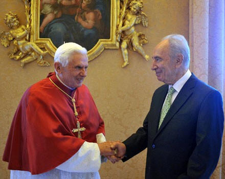 pope and mason handshake
