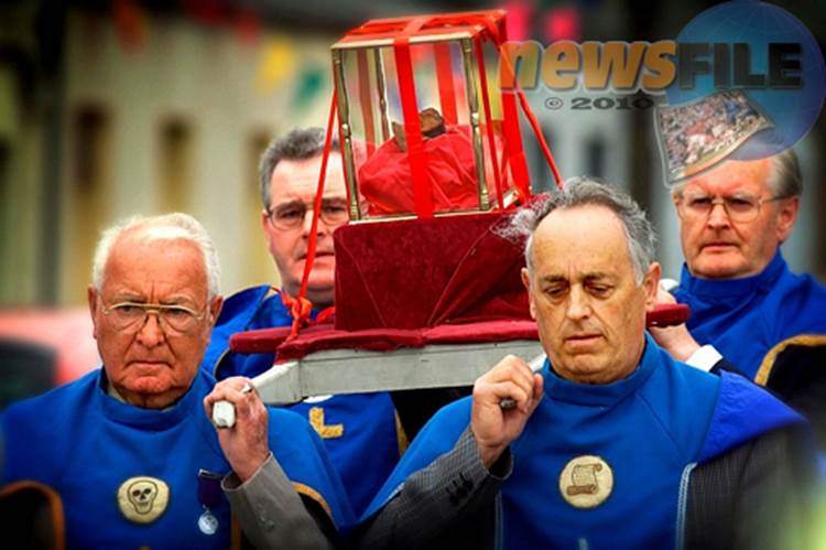 parading st oliver
