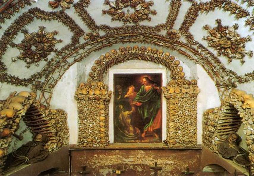 jesus with the skulls
