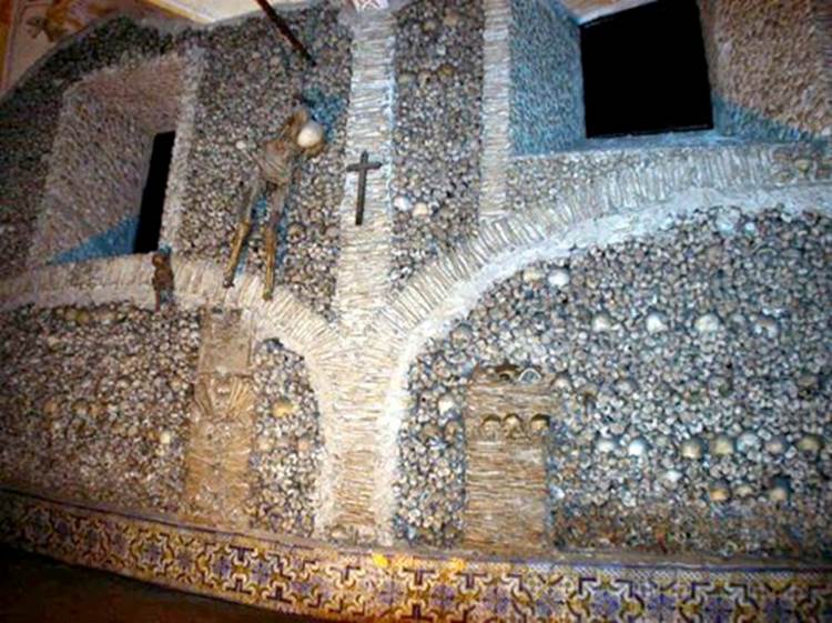 skull wall